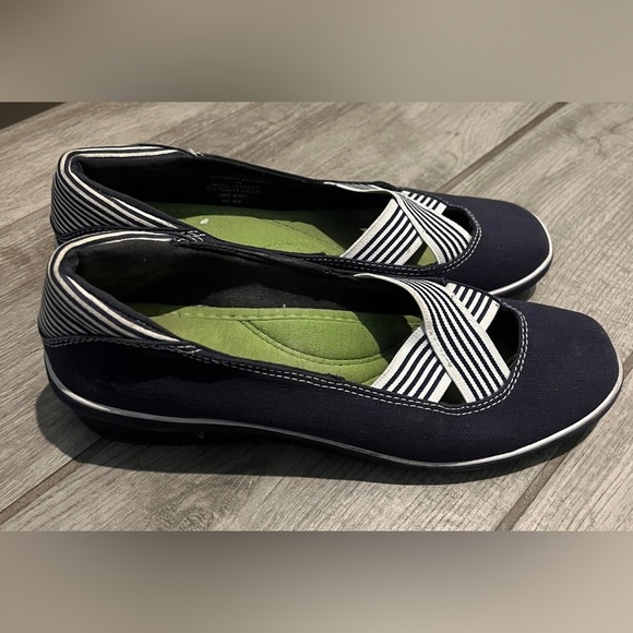 Grasshoppers size 9 nautical comfortable walking shoes - Picture 2 of 7